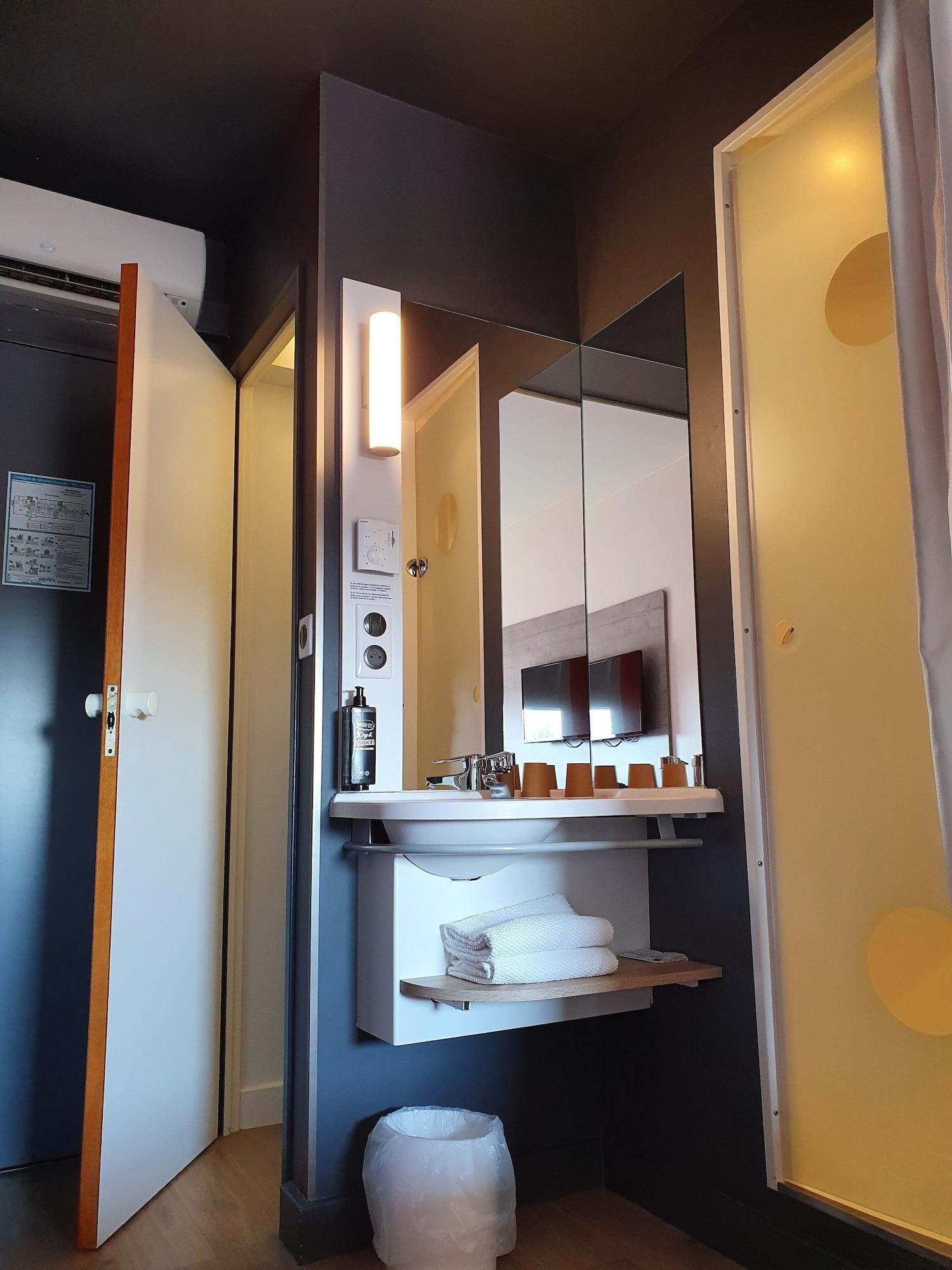 Ibis Budget Coutances Zewnętrze zdjęcie