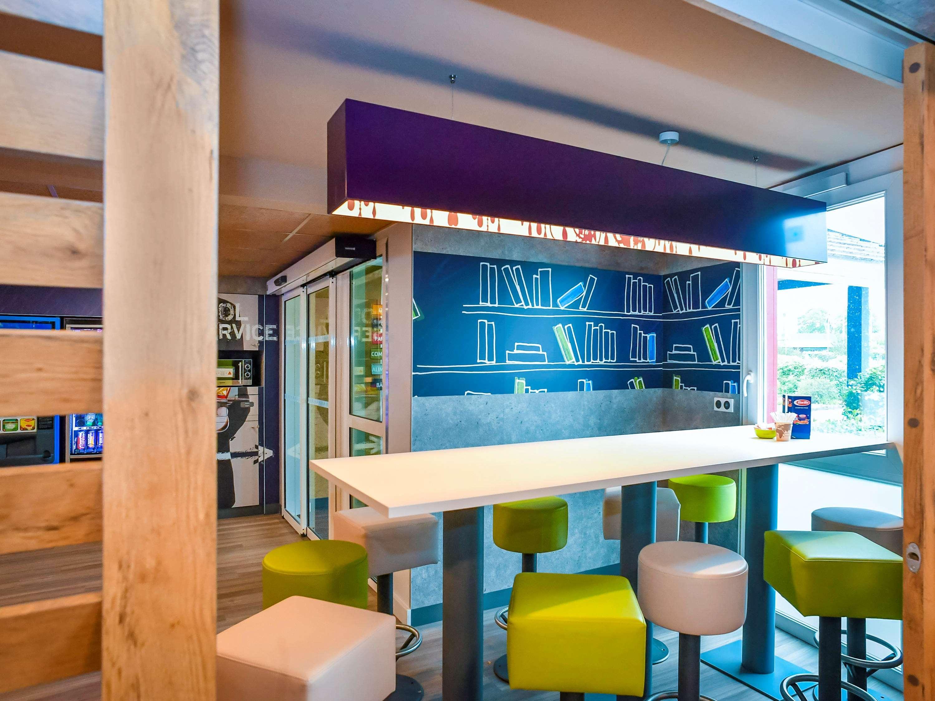 Ibis Budget Coutances Zewnętrze zdjęcie