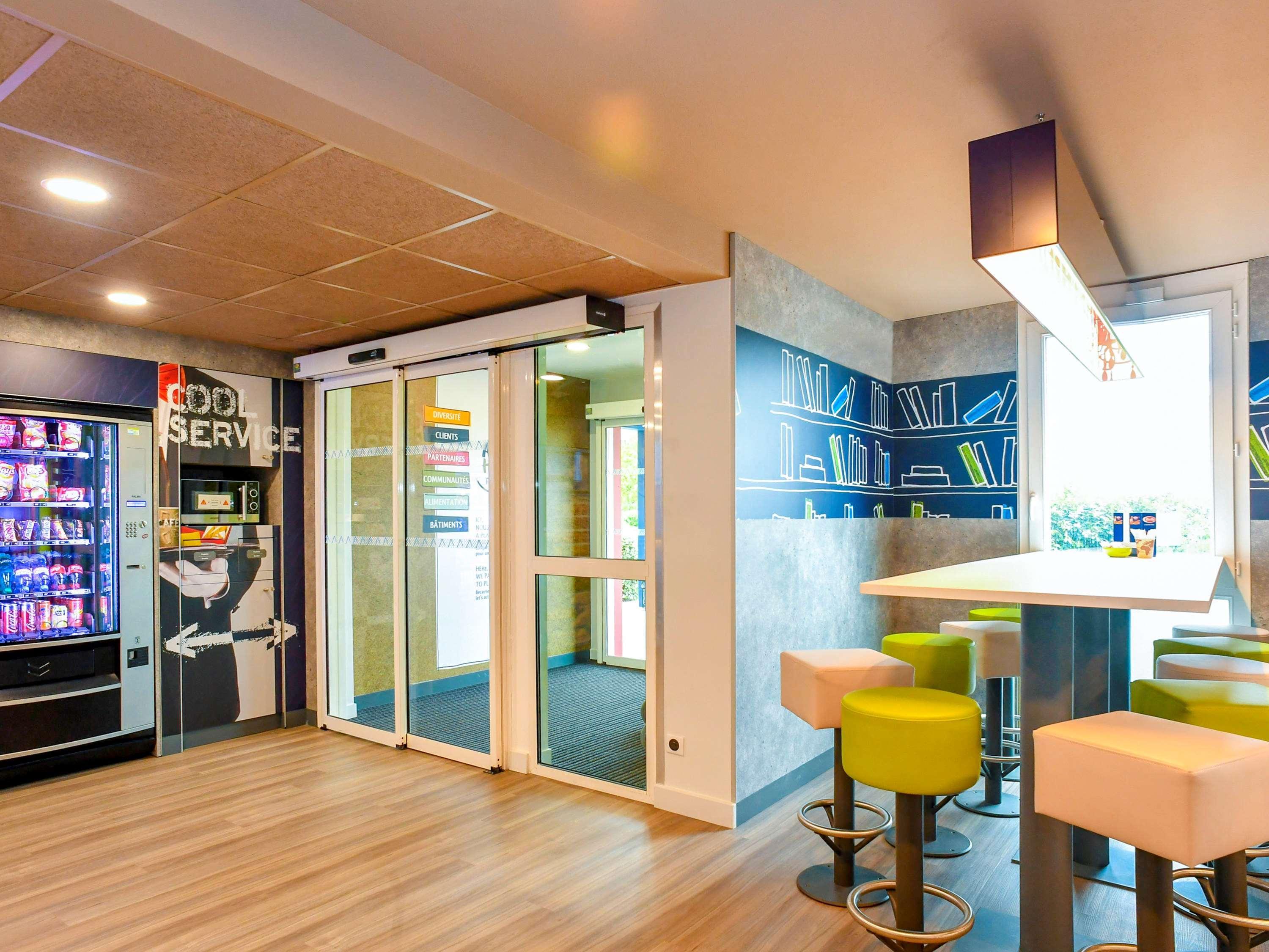 Ibis Budget Coutances Zewnętrze zdjęcie
