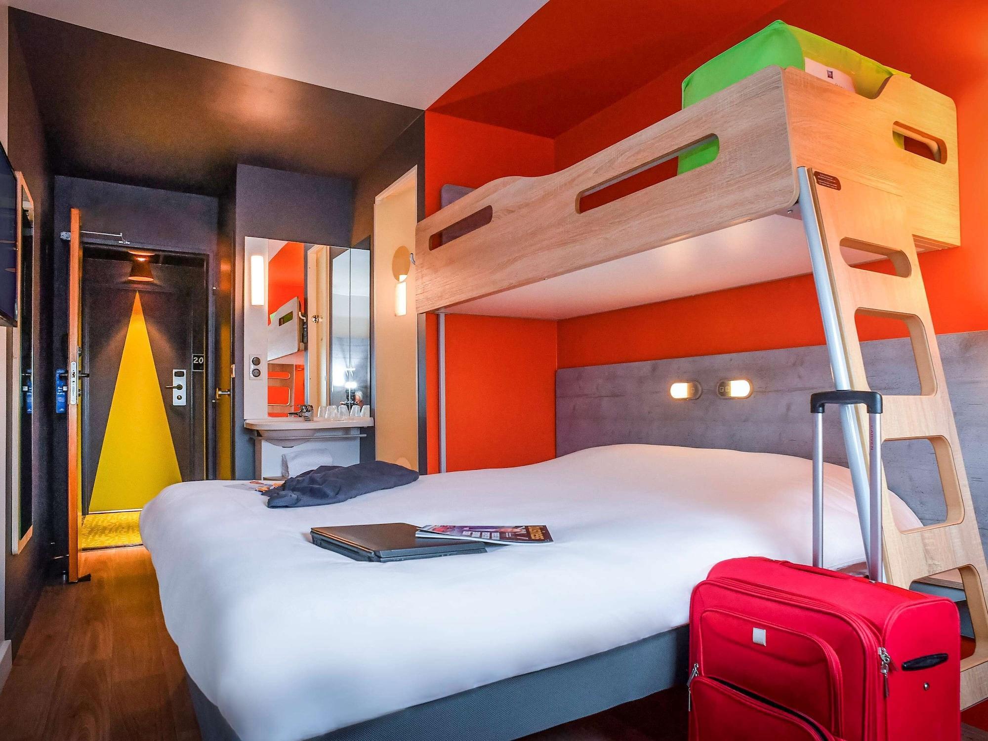 Ibis Budget Coutances Zewnętrze zdjęcie