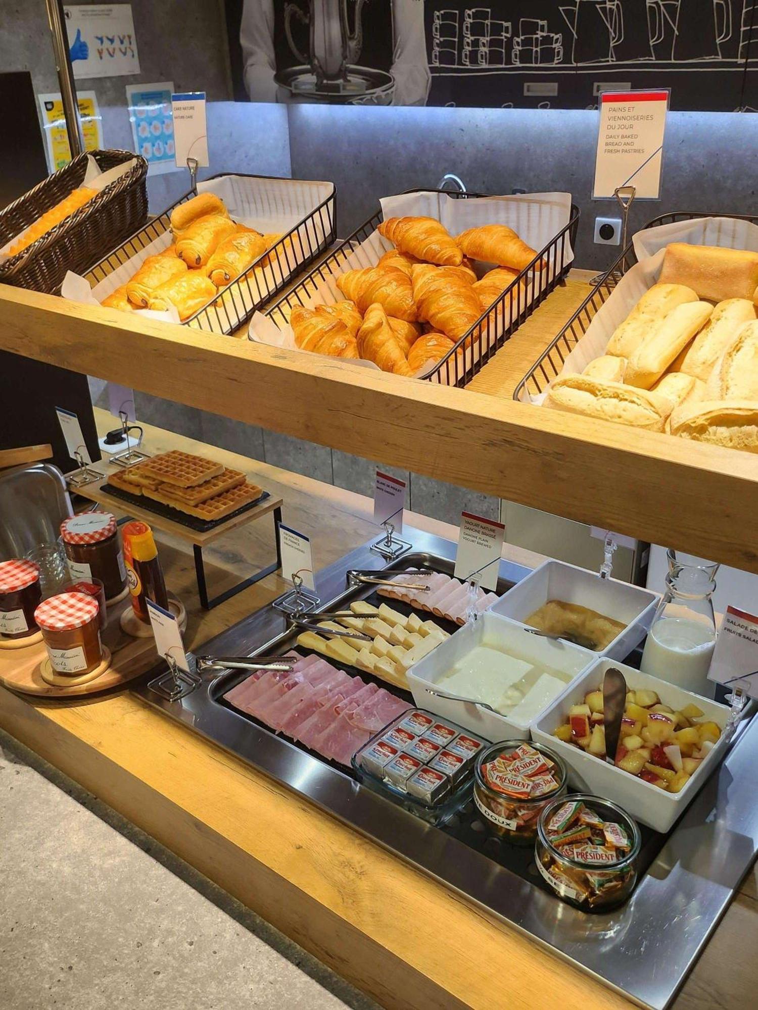 Ibis Budget Coutances Zewnętrze zdjęcie